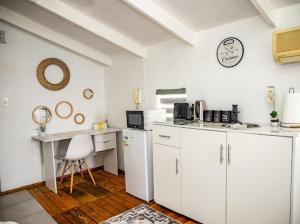 Cosy Top floor Studio Apartment