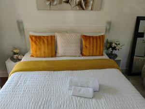 Cosy Top floor Studio Apartment