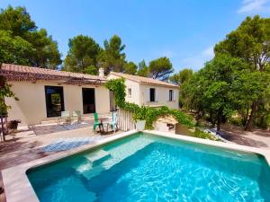 Villas La maison du Barroux avec vue, calme et piscine : photos des chambres