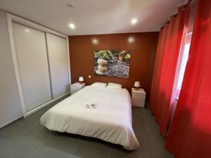 Da Silva Surf Lodge Three