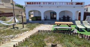 The Beach House Denia -- Casa en primera línea de playa - Denia