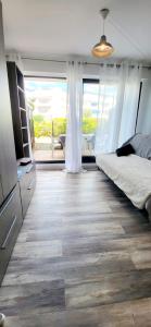 Terrasse 3 entre plage et port de Plaisance