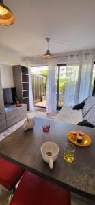 Terrasse 3 entre plage et port de Plaisance