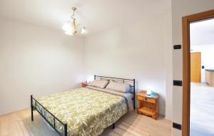 2 Bedroom Cozy Apartment In Lamon