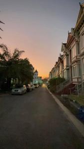 Townhouse Mellow Yellow D#220 3storey 120sqm