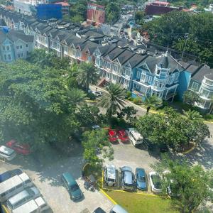 Townhouse Mellow Yellow D#220 3storey 120sqm