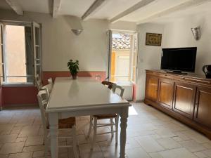 Maisons de vacances Charmante maison de village avec terrasse : photos des chambres