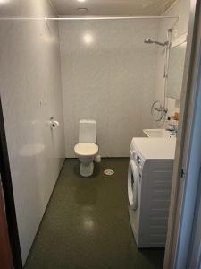 Cheap Apartment near airport with included parking, washer and dryer Always Ready Finhaugveien 5