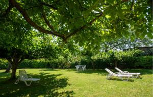 Stunning Apartment In Montemonaco