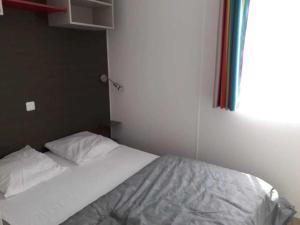 Campings Camping 3 etoiles - Piscine - eeeg00 : photos des chambres