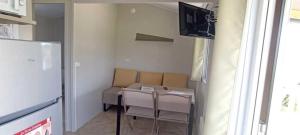 Campings Camping 3 etoiles - Piscine - eeeg00 : photos des chambres