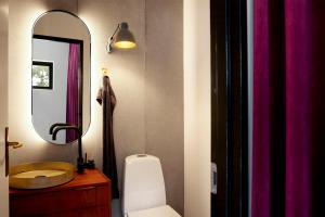 Hotel Vibe In Architectural Settings