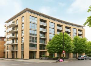 Idyllic 2 Bed Flat with Balcony in Canada Water