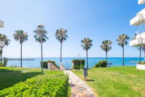 In front of SEA & CENTER