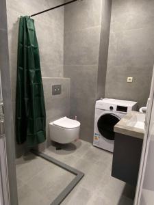 Green View Apartment Near Metro