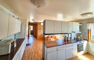 Beautiful Apartment In Grimo With Wifi