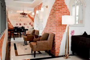 RQ Bangkok Sukhumvit 107 by Collection O