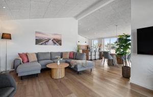 Stunning Home In Oksbøl With Sauna