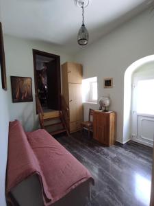 Accommodation in Lithi