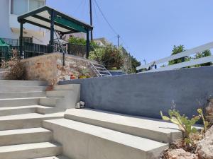 Accommodation in Lithi