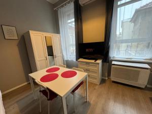Onyx Central Apartment with Free Garage