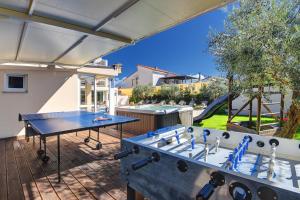 Villa Klen for 15 people near Pula with jacuzzi and children playgorund
