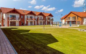 Stunning Apartment In Zarnowska