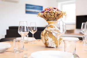 Premium Levant Marina Apartments with Sea View by Locap Group