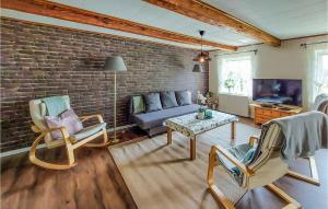 2 Bedroom Cozy Home In Munka-Ljungby