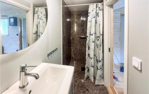 Amazing Home In Hörby