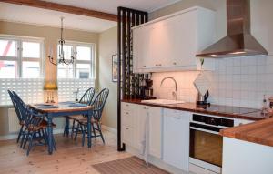 2 Bedroom Lovely Home In Ystad