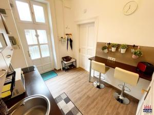 Little Americas Queens Apartment