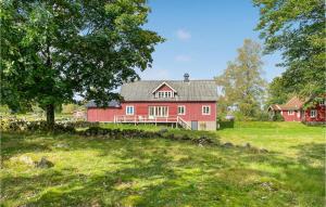Awesome Home In Lidhult With Lake View