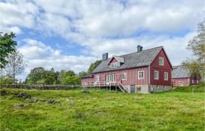 Awesome Home In Lidhult With Lake View