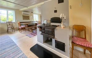 Awesome Home In Lidhult With Lake View