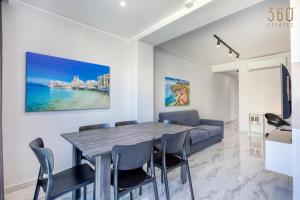 St Julians 2BR Penthouse with Balconies and Sofabed by 360 Estates