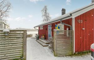 Lovely Home In Taberg With Kitchen