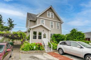 6 Mi to Boston Common Apt in Medford!