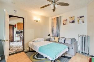 6 Mi to Boston Common Apt in Medford!