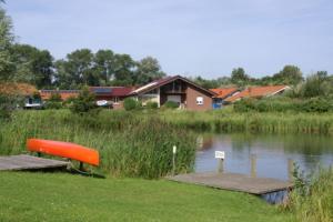 4 Personen Angler-Ferienhaus mit privatem Bootsteg, direkter Seelage, Kanu und Sauna in Otterndorf