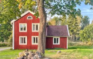 3 Bedroom Awesome Home In Emmaboda