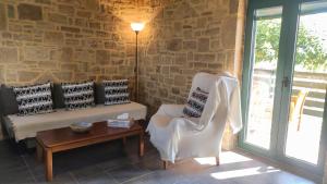 House Georgos at Afrathias Beach