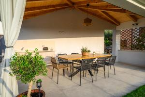 Luxury Villa Sofia with Pool and Garage In Poreč, Istria