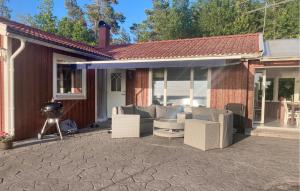 Cozy Home In Lidköping With Wifi