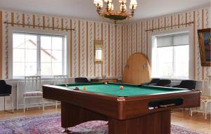 Awesome Home In Tidaholm With Kitchen