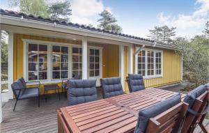 Awesome Home In Strömstad With Kitchen