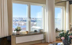 3 Bedroom Lovely Apartment In Uppsala