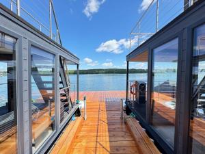 Domki na wodzie Houseboaty