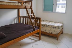 Apto com wi-fi, ar cond e garagem a 100m da praia