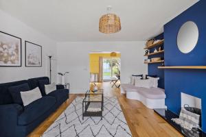 SPACIOUS & STYLISH 5-BEDROOM TOWNHOUSE IN DESIRABLE PEVERELL PLYMOUTH